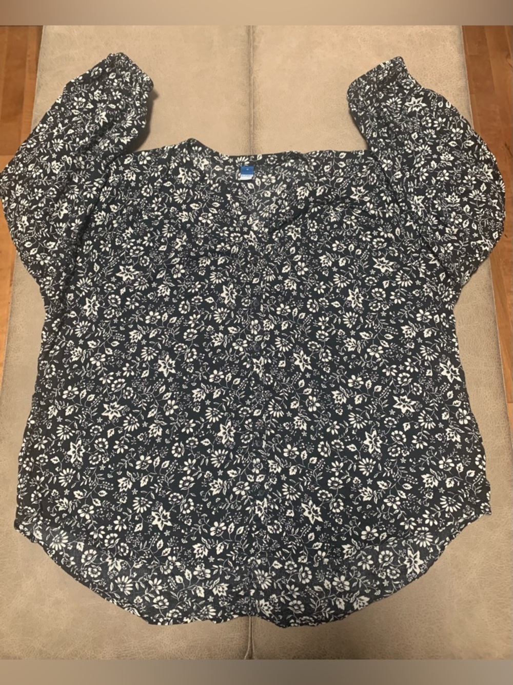 Old Navy Womens Black Floral Print Oversized Button Up Balloon LS Blouse Size M - Picture 5 of 7
